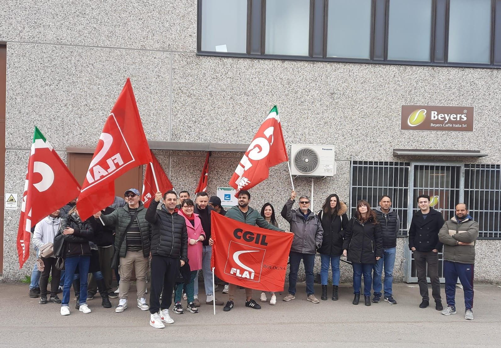 La  Beyers ritiri il licenziamento di tutti i lavoratori!