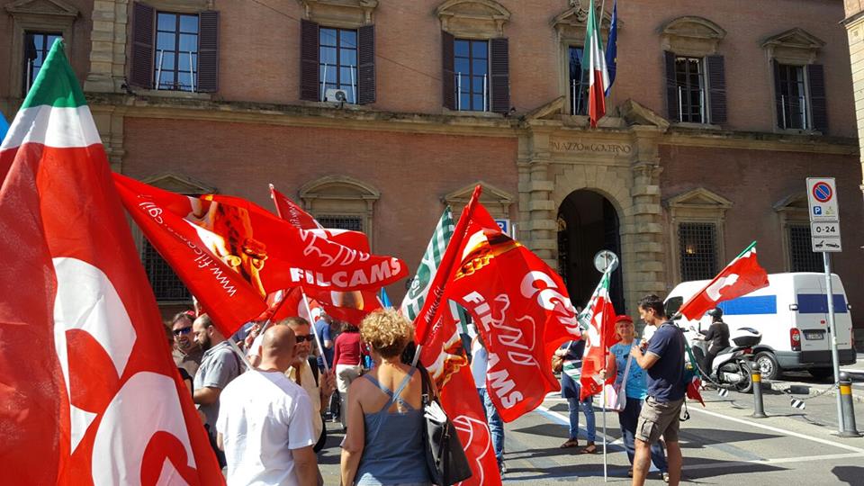 Presidio Prefettura permesso di soggiorno Bologna 28 giugno 2016